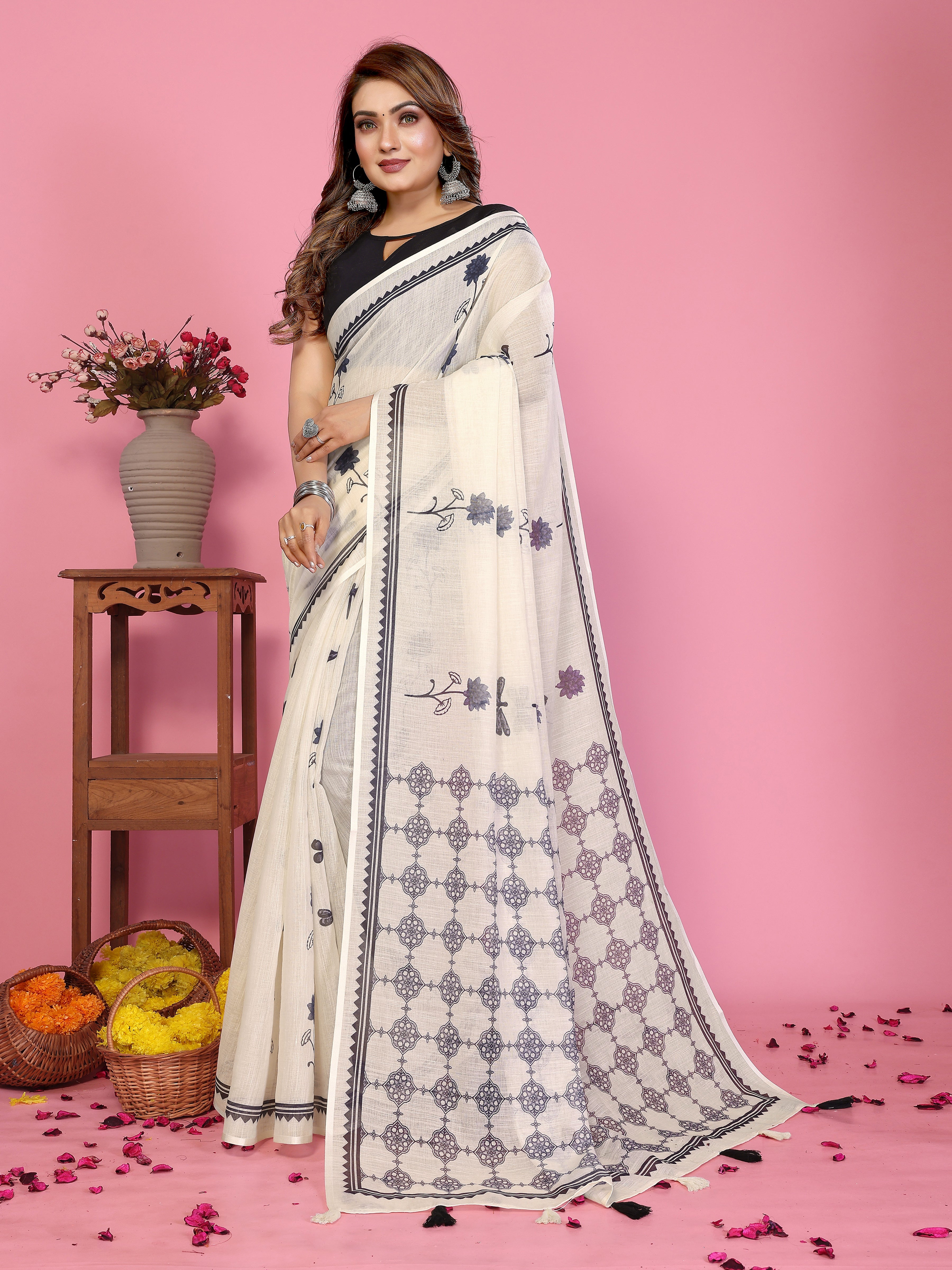 Women Soft Linen Cotton Floral Printed Saree with Geometric Pallu Design