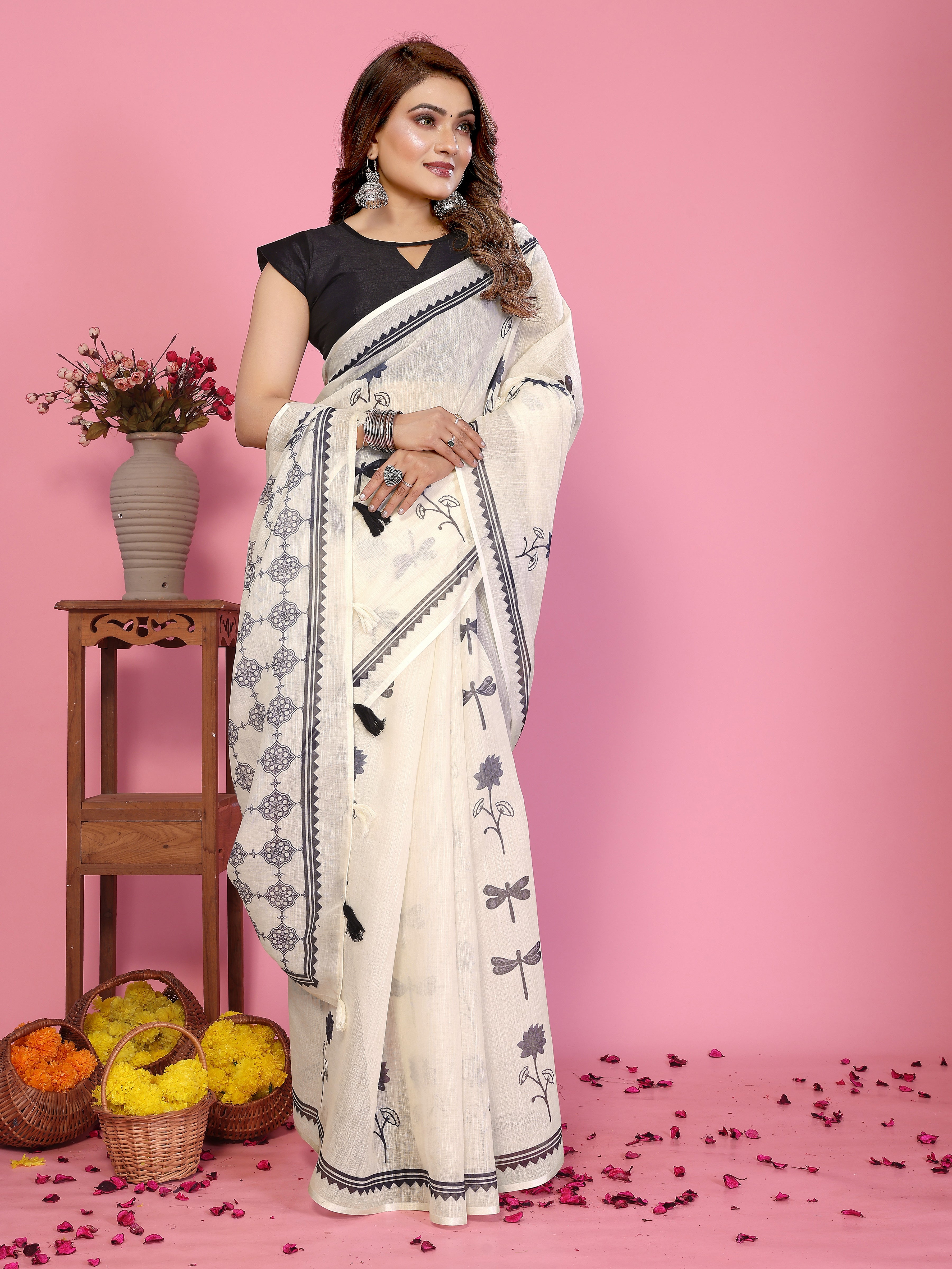 Women Soft Linen Cotton Floral Printed Saree with Geometric Pallu Design