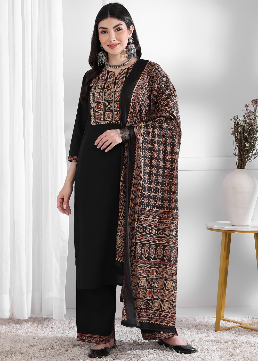 Women Ethnic Motifs Printed Regular Kurta with Pant & With Dupatta Kurta Sets