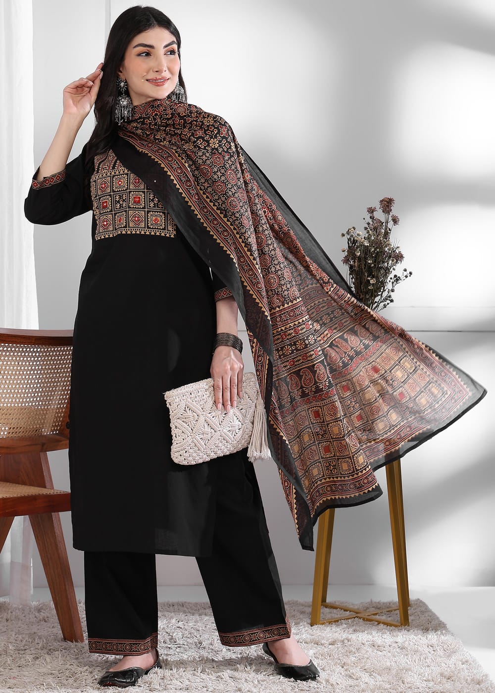 Women Ethnic Motifs Printed Regular Kurta with Pant & With Dupatta Kurta Sets