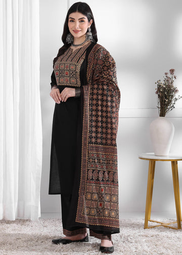 Women Ethnic Motifs Printed Regular Kurta with Pant & With Dupatta Kurta Sets