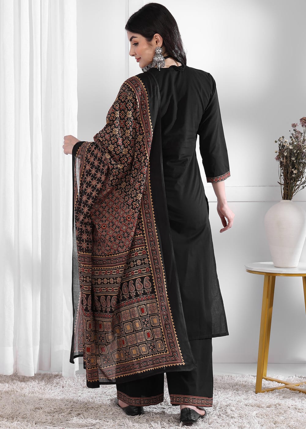 Women Ethnic Motifs Printed Regular Kurta with Pant & With Dupatta Kurta Sets