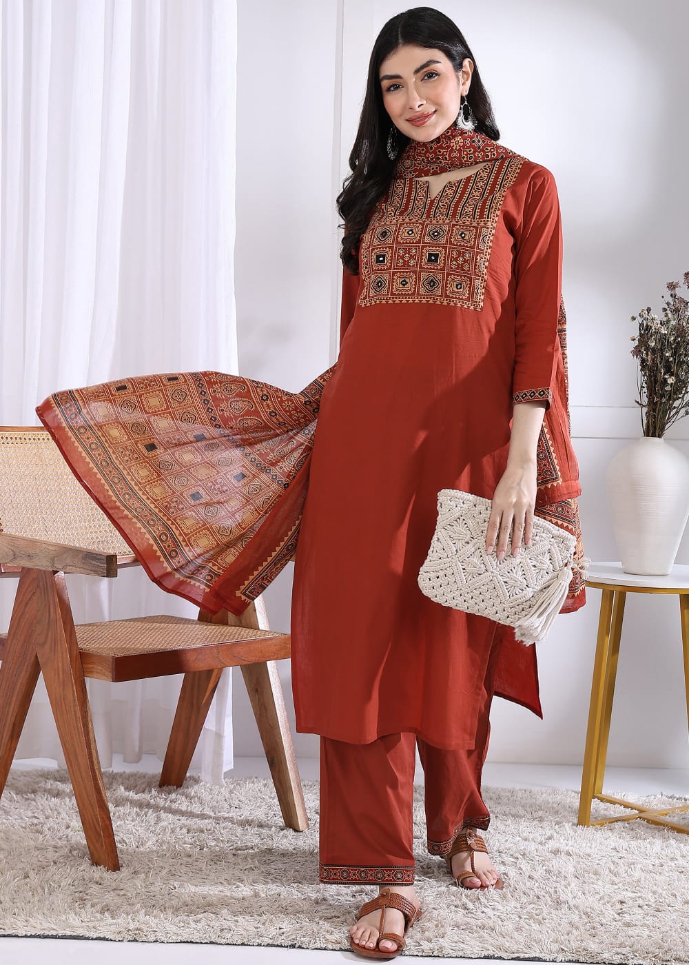 Women Ethnic Motifs Printed Regular Kurta with Pant & With Dupatta Kurta Sets