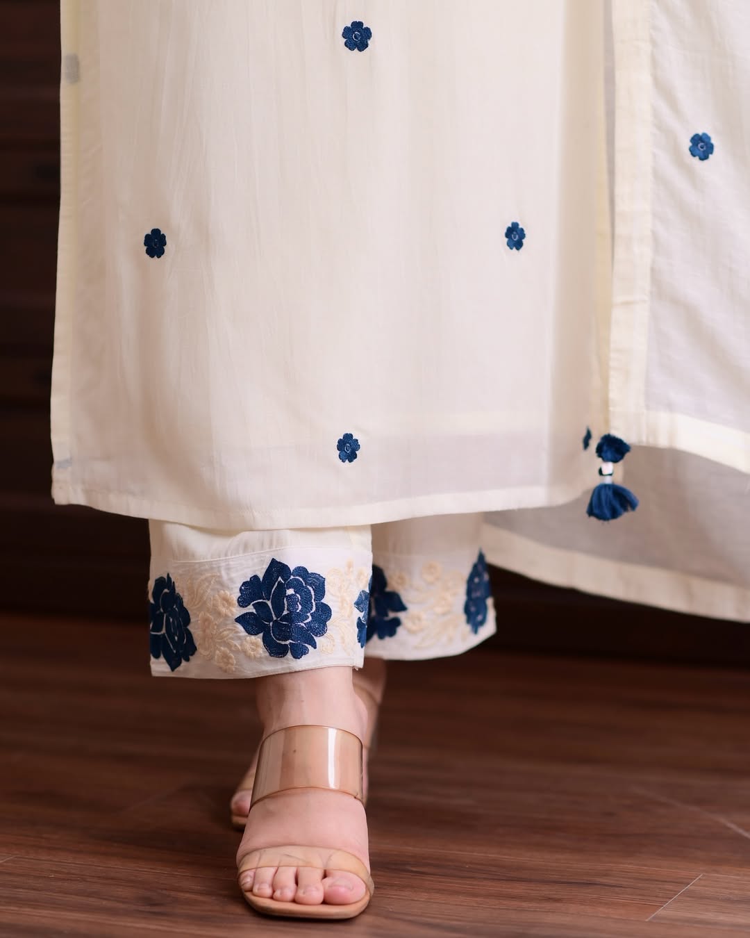Women's Round Neck Floral Design Ivory Embroidered Kurta Set with Dupatta-Off White Embroidered Kurta, Trouser/Pant & Dupatta Set
