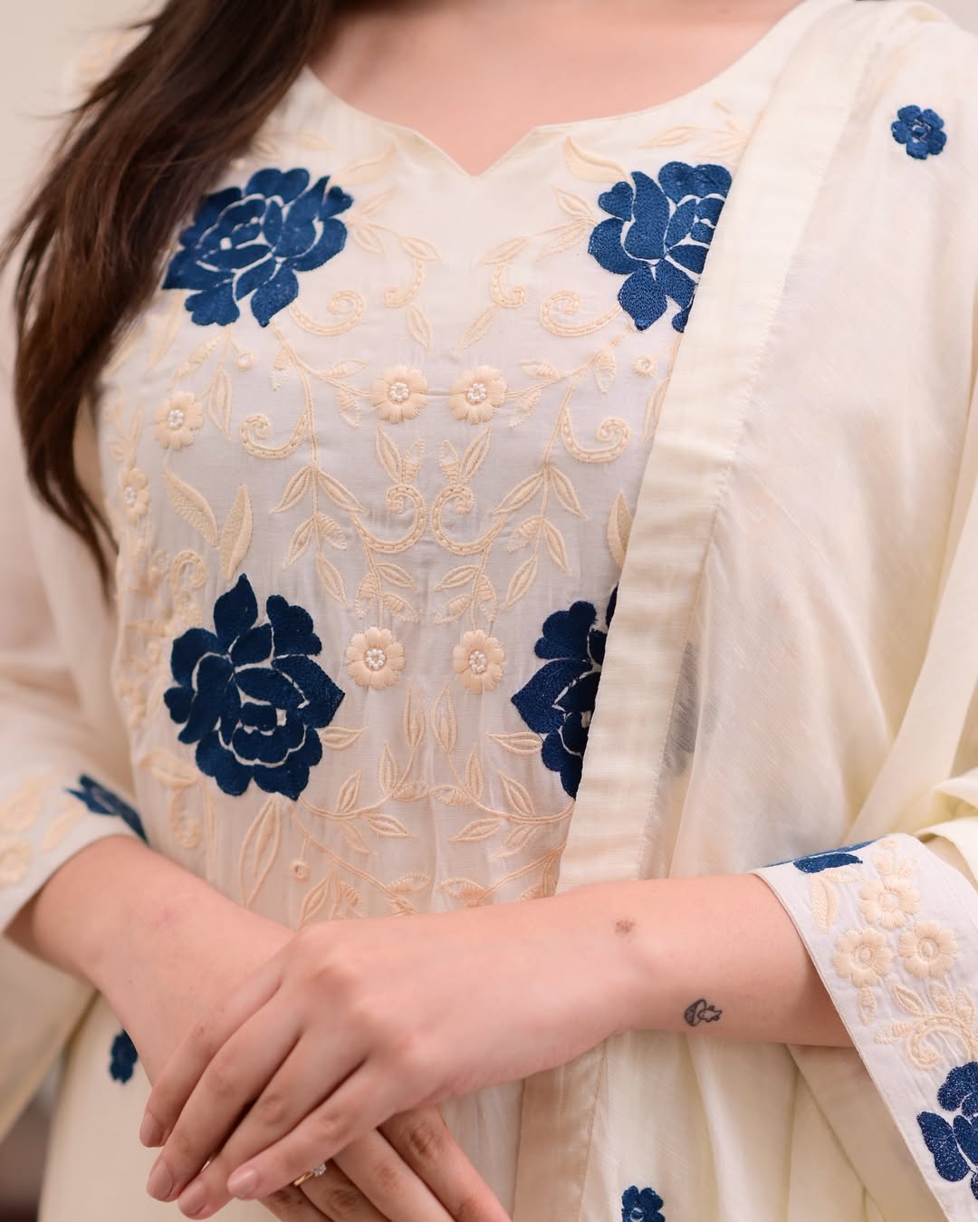 Women's Round Neck Floral Design Ivory Embroidered Kurta Set with Dupatta-Off White Embroidered Kurta, Trouser/Pant & Dupatta Set