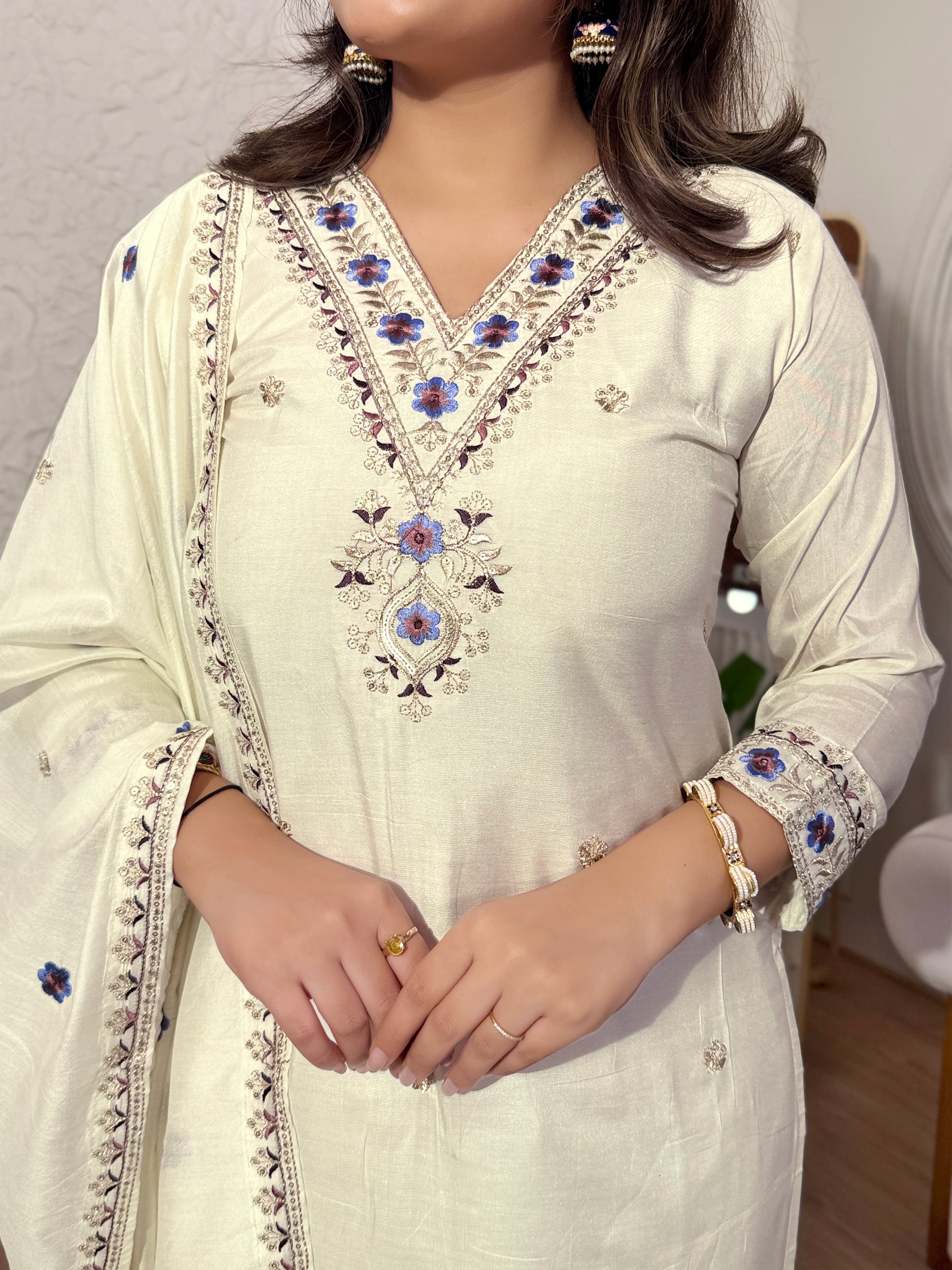 Women Cream Viscose Silk Kurta Pant Set with Chanderi Dupatta