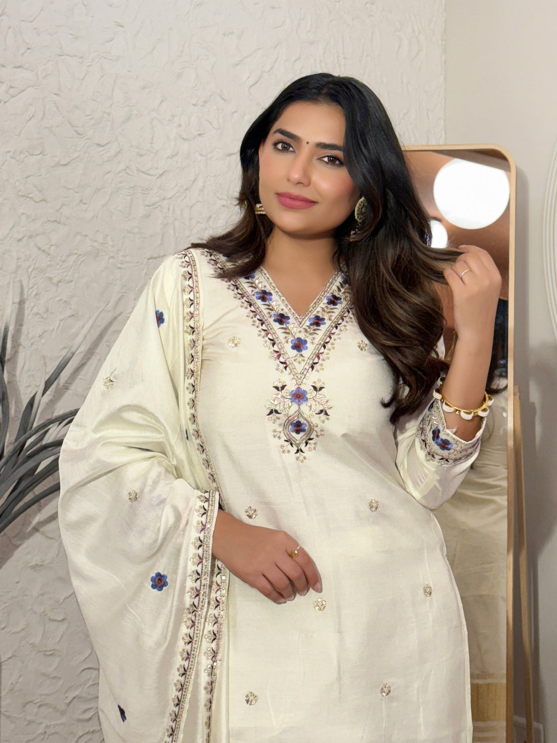 Women Cream Viscose Silk Kurta Pant Set with Chanderi Dupatta