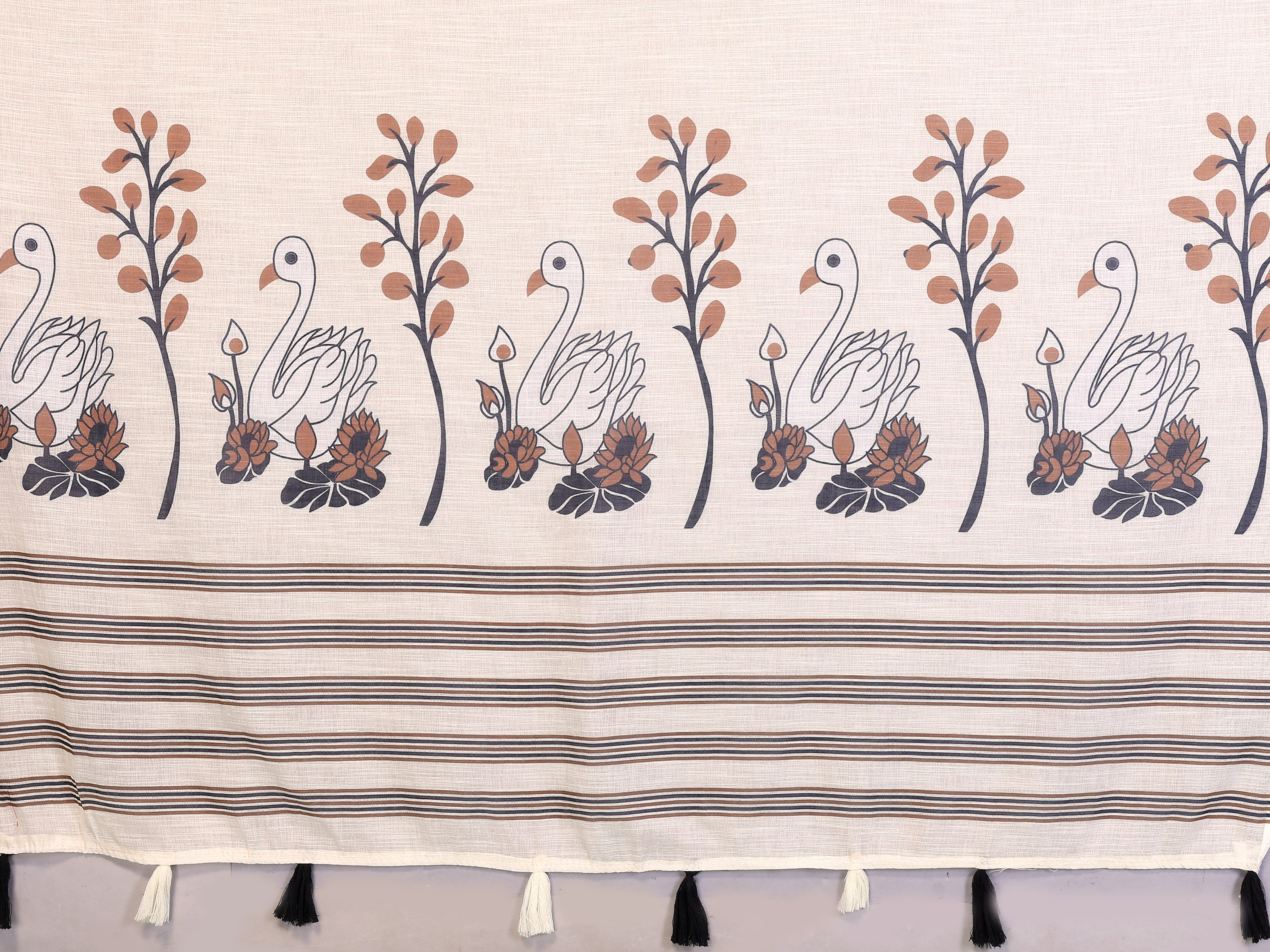 Women Soft Linen Cotton Swan Printed Saree with Floral Border Design