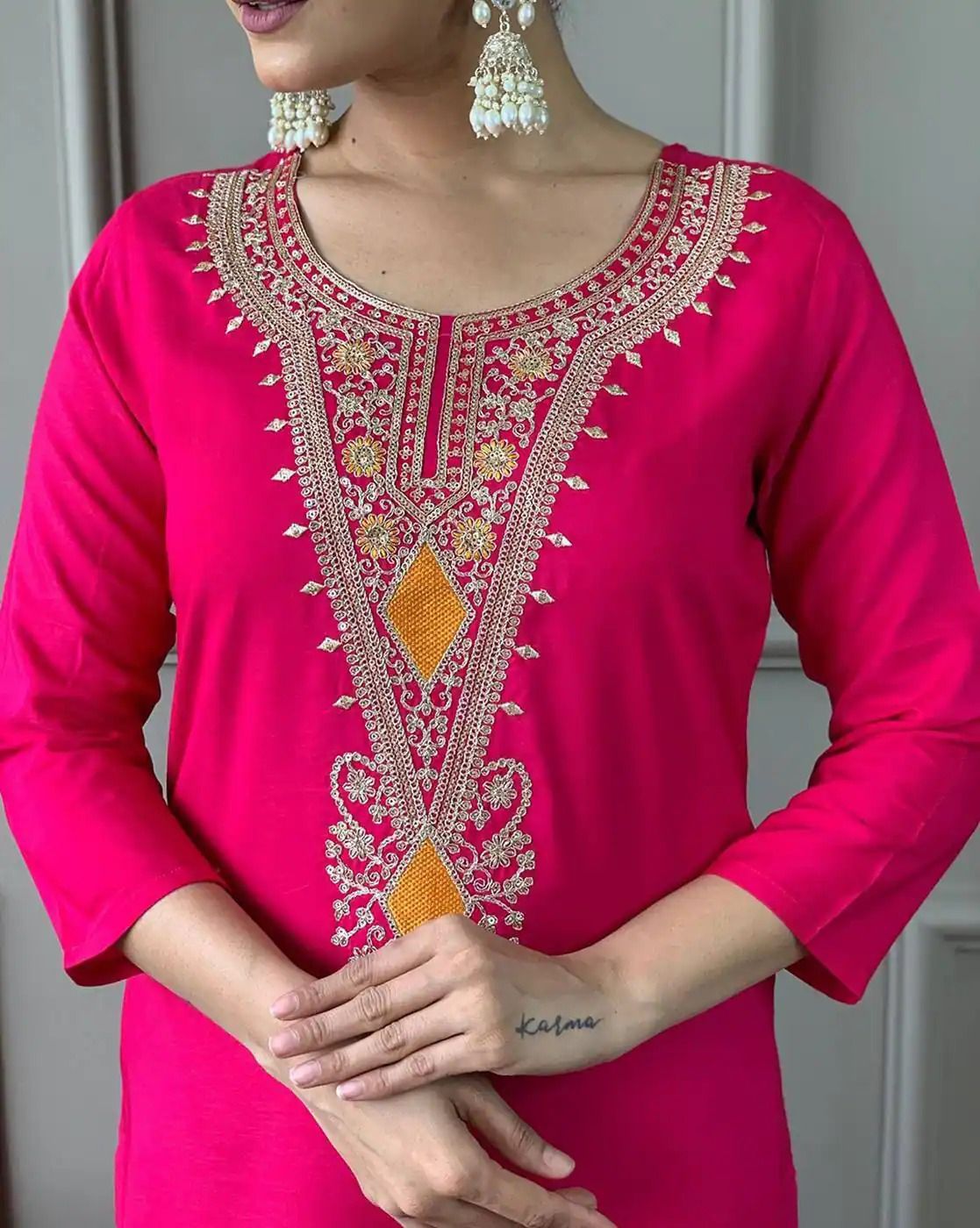 Women Embroidered Regular Thread Work Kurta with Pant & With Dupatta