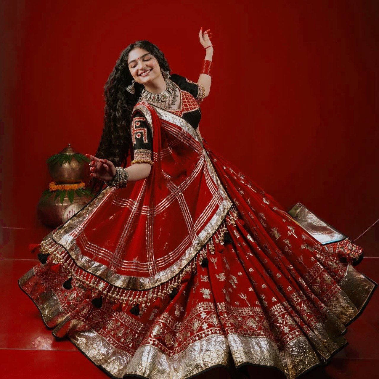 Women Premium Designer Banarasi Lehenga Choli with Traditional Zari Weaving Work