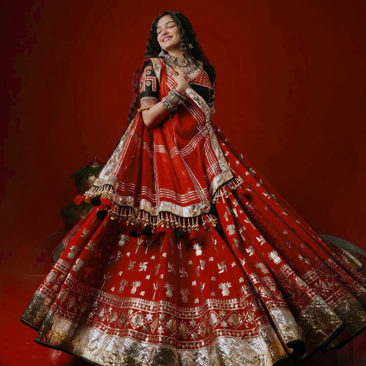 Women Premium Designer Banarasi Lehenga Choli with Traditional Zari Weaving Work